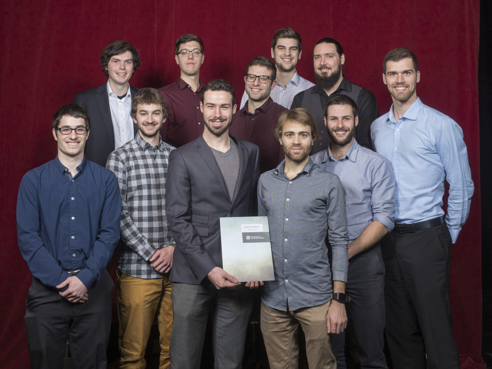 Les dipl&ocirc;m&eacute;s de la Facult&eacute; de g&eacute;nie remettent leur premi&egrave;re bourse.