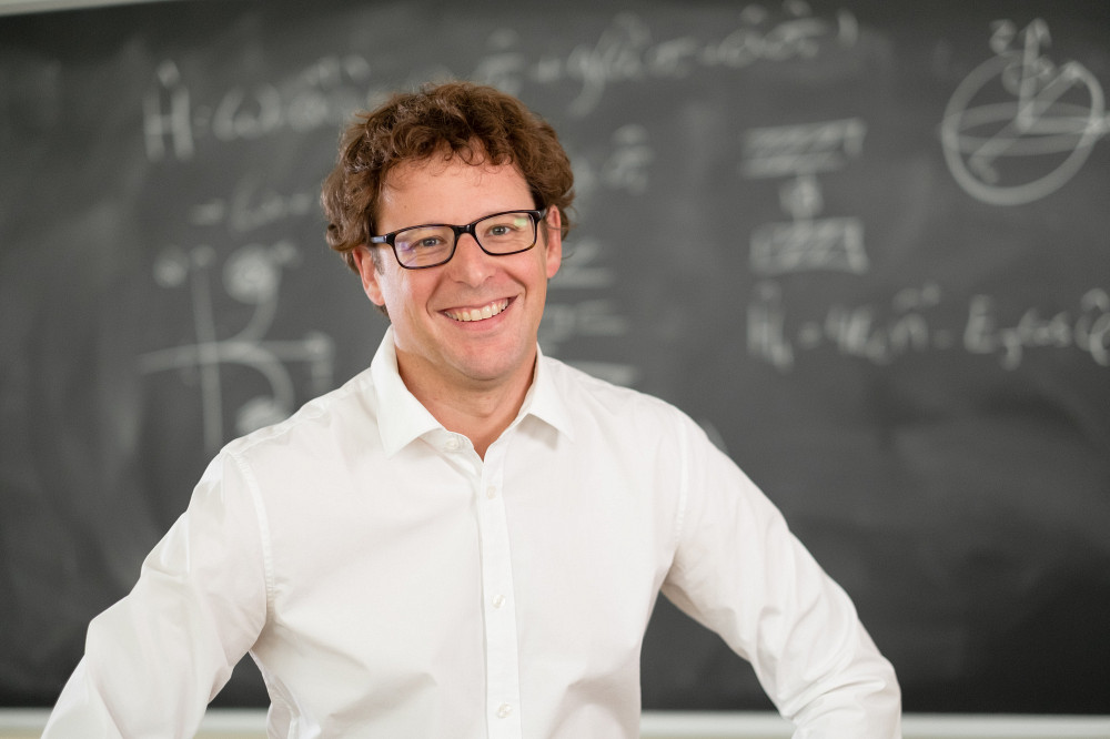Alexandre Blais, professeur au Département de physique de la Faculté des sciences et directeur de l’Institut quantique de l’Université de Sherbrooke.
