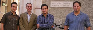 Le professeur Mathieu Devinat, 3e à partir de la gauche, en compagnie de Jacques-Benoît Roberge, Kenny Arevalo Lebrun et Andre Slatkin.