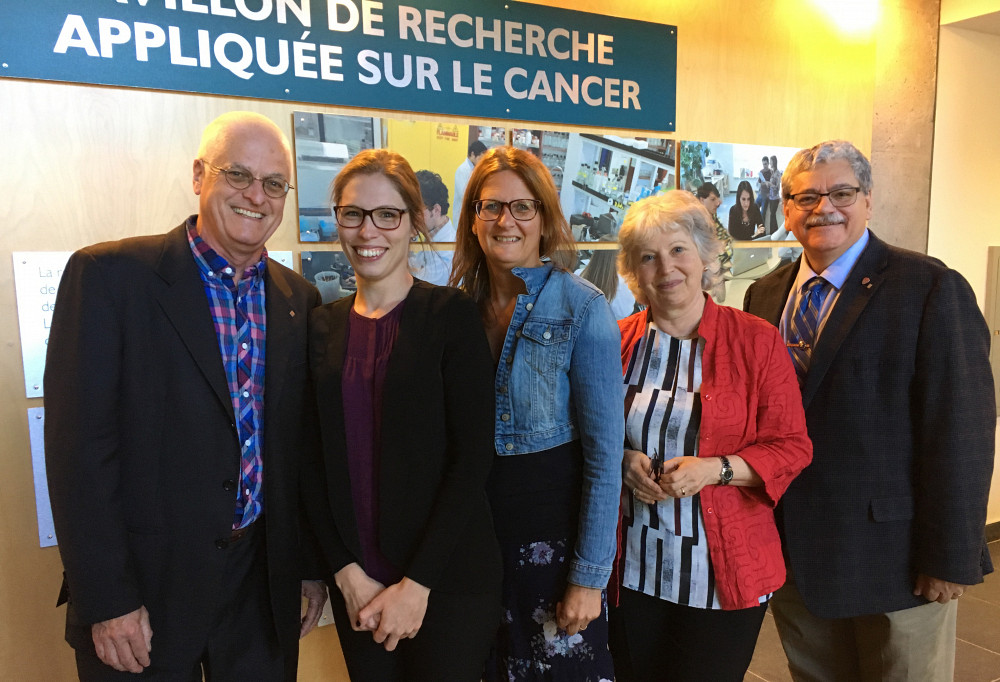 De gauche &agrave; droite: Pr Claude Asselin, pr&eacute;sident du jury, Jessica Gagn&eacute;-Sansfa&ccedil;on, doctorante, Pre Nathalie Rivard, directrice des travaux, Pre Jana Stankova, &eacute;valuatrice externe au programme et Pr Michel L. Tremblay, &eacute;valuation externe &agrave; l'Universit&eacute;