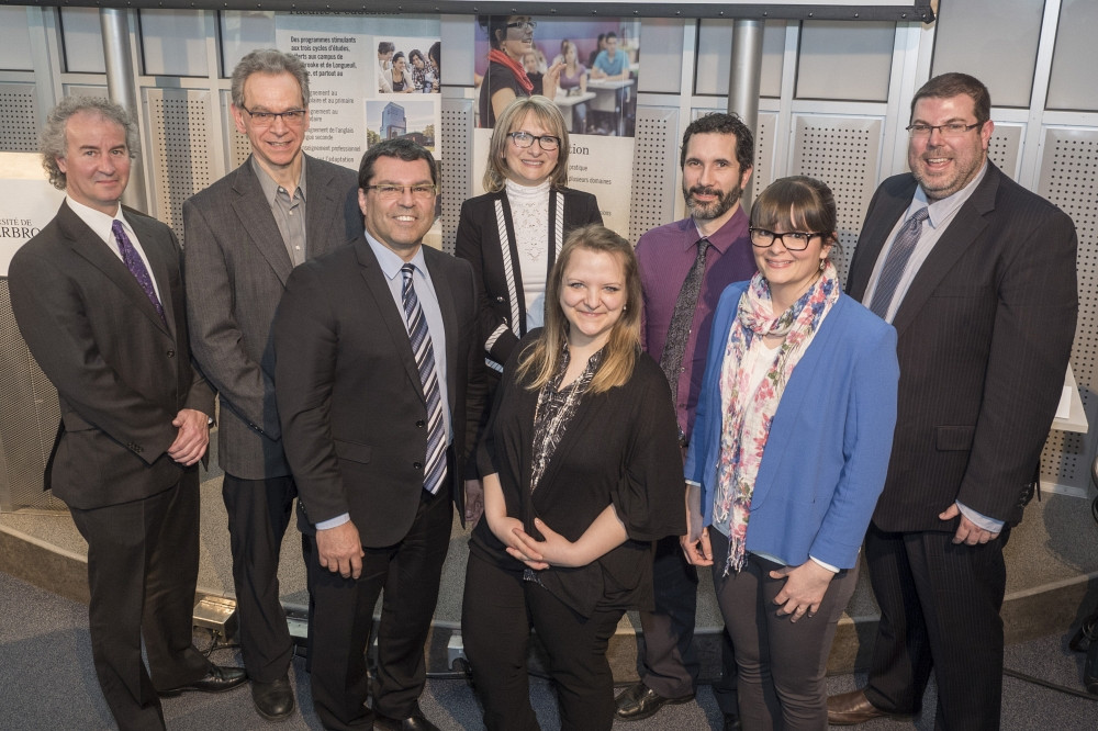 Les r&eacute;cipiendaires pr&eacute;sents &agrave; la c&eacute;r&eacute;monie des Prix d'excellence en &eacute;ducation 2016