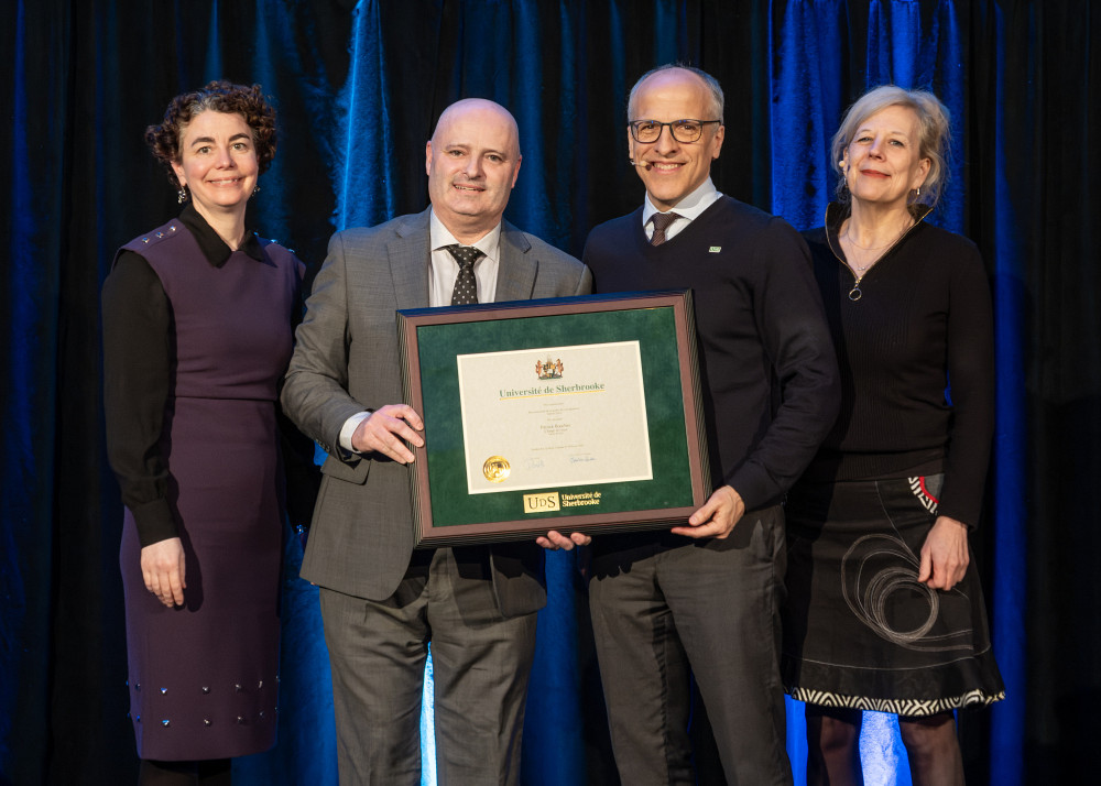 Pre Marie-Pierre Robert, doyenne de la Facult&eacute; de droit, Me Patrick Boucher, Pre Pierre Cossette, recteur de l'UdeS et Pre Christine Hudon, vice-rectrice aux &eacute;tudes.