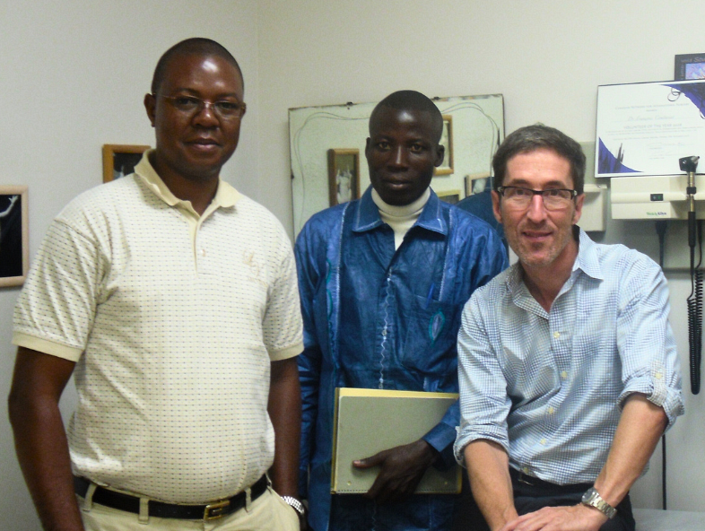 Dr Drissa Sidibé en visite au GMF-U Charles-Le Moyne avec le Dr Kalifa Diarra et le Pr François Couturier