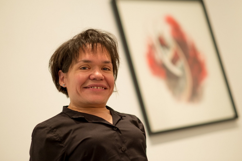 Isabelle Renaud est l'artiste de l'exposition Point de rosée présentée du 29 octobre au 19 décembre à la Galerie d'art du Centre culturel.