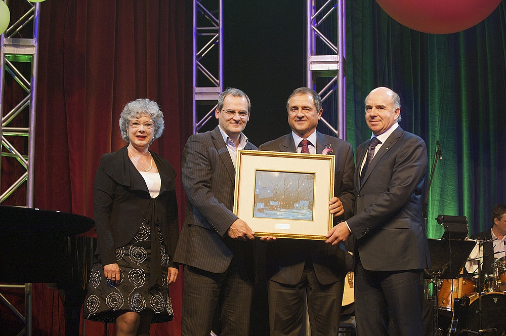 Pre Jocelyne Faucher, secr&eacute;taire g&eacute;n&eacute;rale et vice-rectrice aux relations internationales, Pr Alain Webster, vice-recteur au d&eacute;veloppement durable et aux relations gouvernementales, Andr&eacute; Martel, ambassadeur d&eacute;veloppement durable et Bernard Roy, vice-pr&eacute;sident et chef des op&eacute;rations chez R3D Conseil