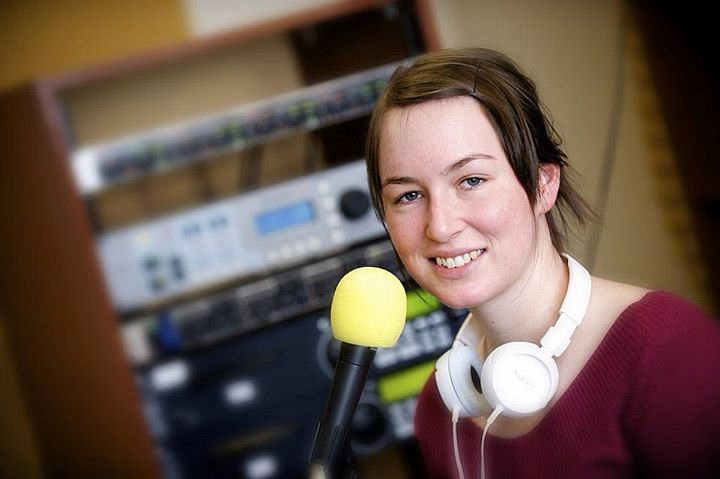 Durant son parcours universitaire, &Eacute;milie Malenfant a anim&eacute; l&rsquo;&eacute;mission culturelle hebdomadaire Les rendez-vous d'hier et d'aujourd'hui sur les ondes de CFAK, qui abordait les sciences humaines et sociales sous tous les angles, avec un int&eacute;r&ecirc;t particulier pour l'histoire.