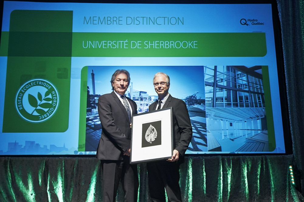 Daniel Richard, président d'Hydro-Québec Distribution, et Michel Parent, directeur général du Service des immeubles de l'Université.