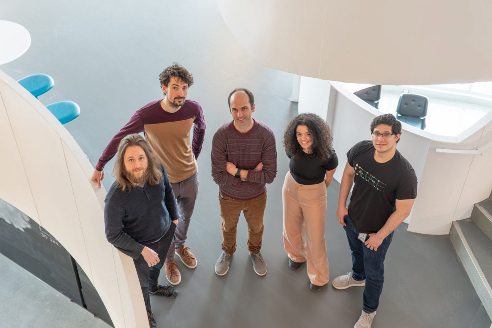Quantum programming team : Alexandre Foley, Maxime Dion, Jean Fr&eacute;d&eacute;ric Laprade, Tania Belabbas, Marco Armenta.
