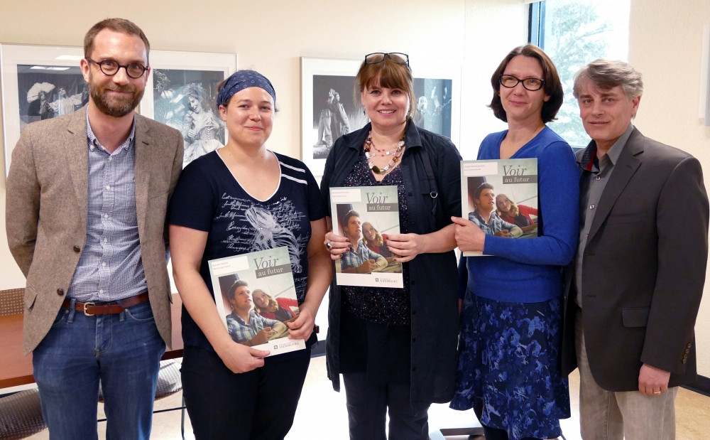 Les professeurs David Koussens et Patrick Snyder, en compagnie de Rachel Genest, St&eacute;phanie Laplante et Corentine Navennec. Absente de la photo : Val&eacute;rie Ducharme.