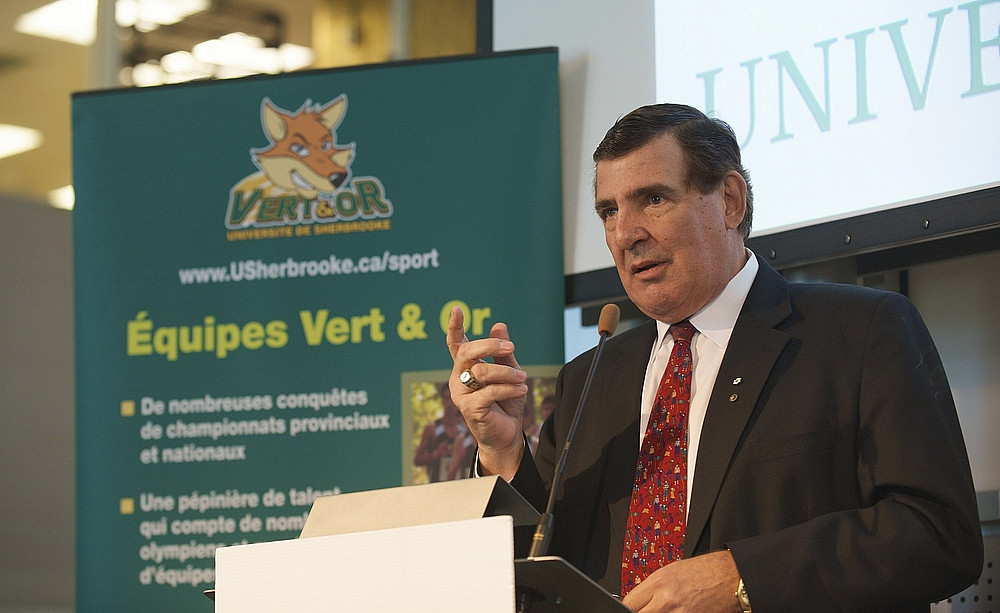 La pr&eacute;sident de la Corporation &eacute;tudes-sports de l'Universit&eacute; de Sherbrooke, Serge Savard, a annonc&eacute; les premi&egrave;res activit&eacute;s de financement de l'organisme.