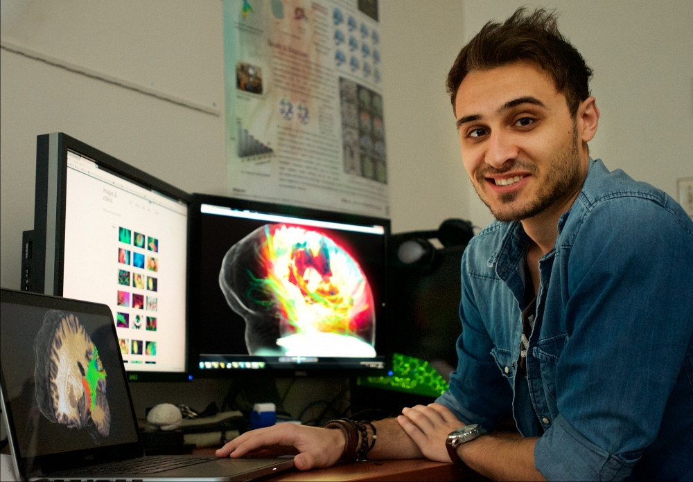 Doctorant en sciences des radiations et imagerie biomédicale, Maxime Chamberland est nommé Étudiant-chercheur étoile.