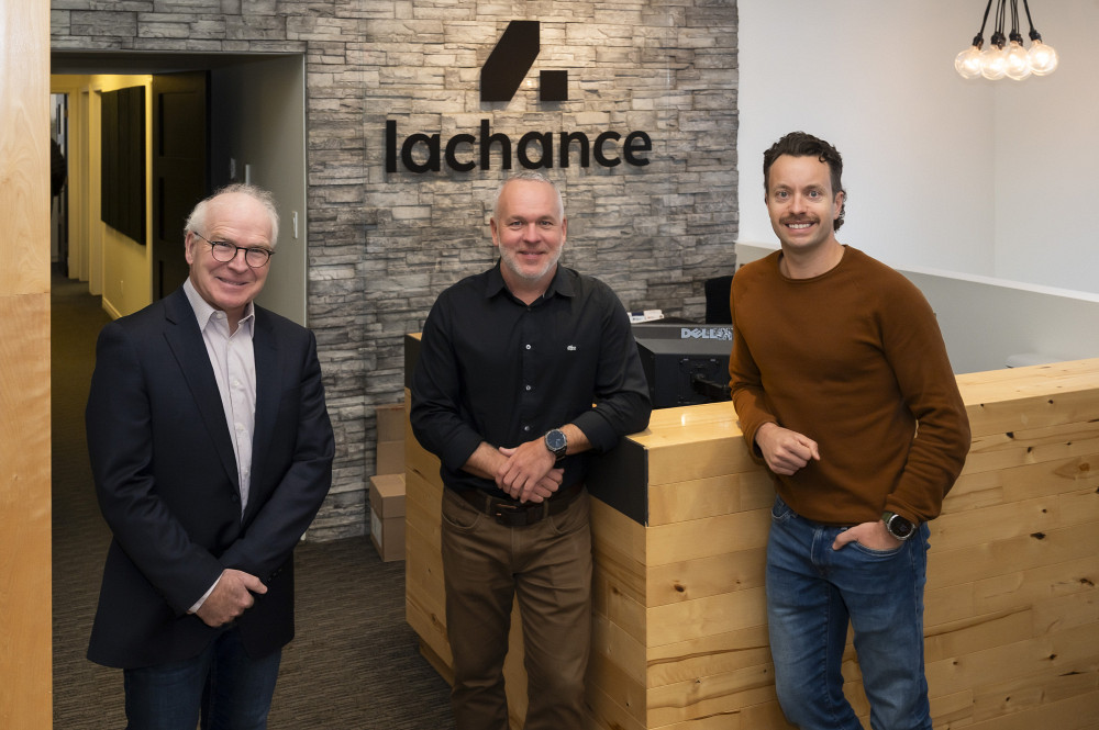 M. Julien Lachance,&nbsp;pr&eacute;sident Services Financiers Julien Lachance et dipl&ocirc;m&eacute; de l'&Eacute;cole de gestion, M. Patrick Lachance, pr&eacute;sident et directeur g&eacute;n&eacute;ral de Les Entreprises Lachance, et M.&nbsp;Louis-Olivier Roy, directeur des op&eacute;rations et acquisitions de Les Entreprises Lachance et dipl&ocirc;m&eacute; de l'&Eacute;cole de gestion