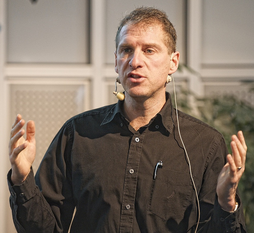 Luc Savard, professeur au D&eacute;partement d'&eacute;conomique de la Facult&eacute; d'administration