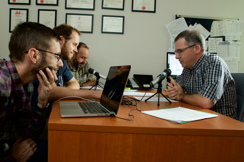 Le 14 septembre dernier, le Pr Marc-&Eacute;mile Plourde, le Pr Micha&euml;l Mayette, le pharmacien Christian Leclair et le Pr Luc Lanthier ont enregistr&eacute; la toute premi&egrave;re&nbsp;BaladoCritique.
