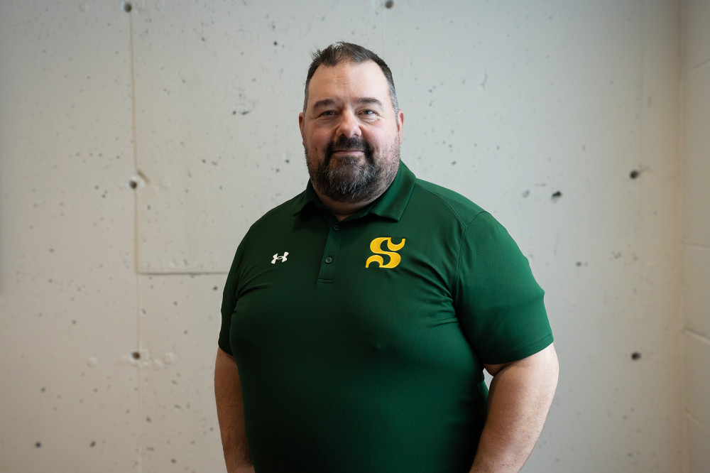 Dominic Desmarais prend les r&ecirc;nes de l'&eacute;quipe masculine de hockey du Vert & Or.