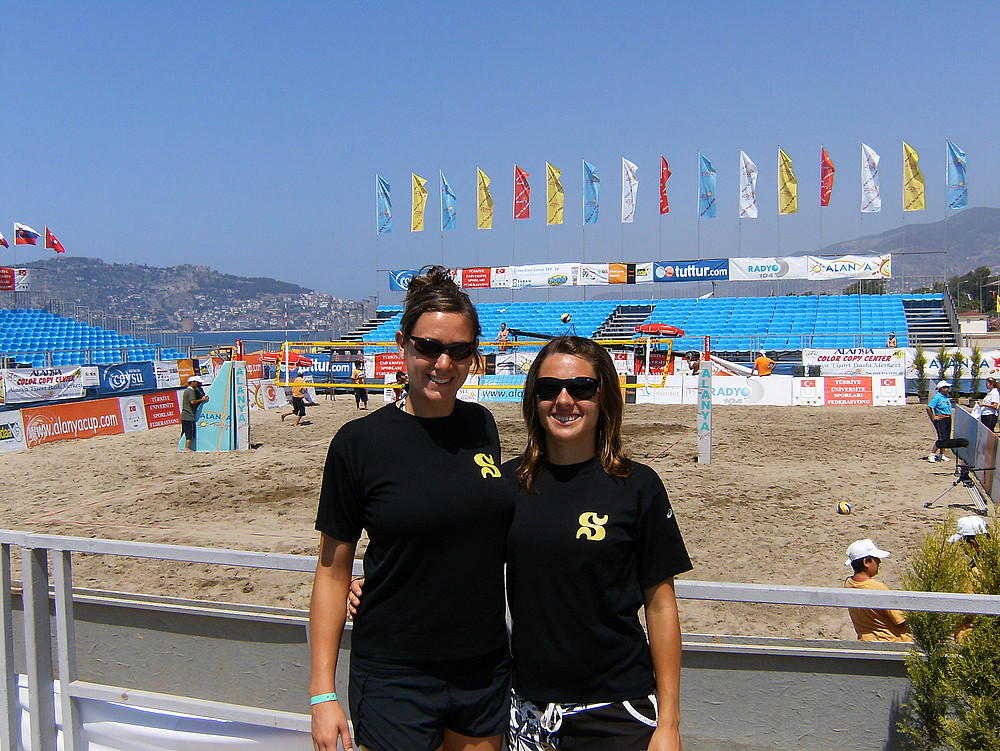 Sarah Schaerli et Catherine Martin ont grandement apprécié leur séjour en Turquie où elles prenaient part aux 5es Universiades de volleyball de plage.