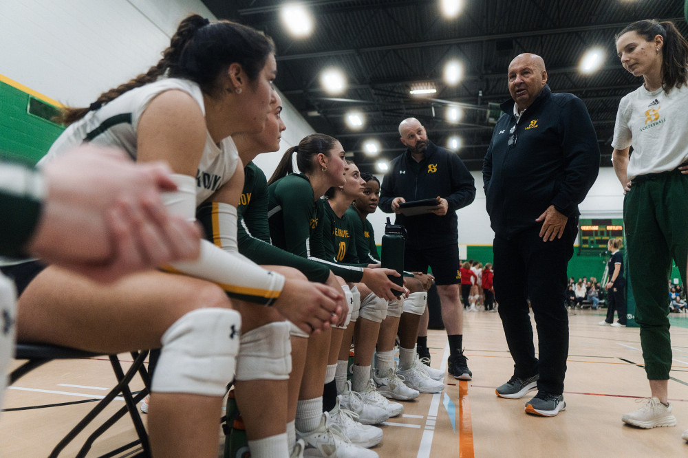 L'&eacute;quipe f&eacute;minine de volleyball du Vert & Or est pr&eacute;sentement la seule formation du r&eacute;seau RSEQ invaincue cette saison. La formation sherbrookoise d&eacute;tient le premier rang qu&eacute;b&eacute;cois et le second rang national actuellement.