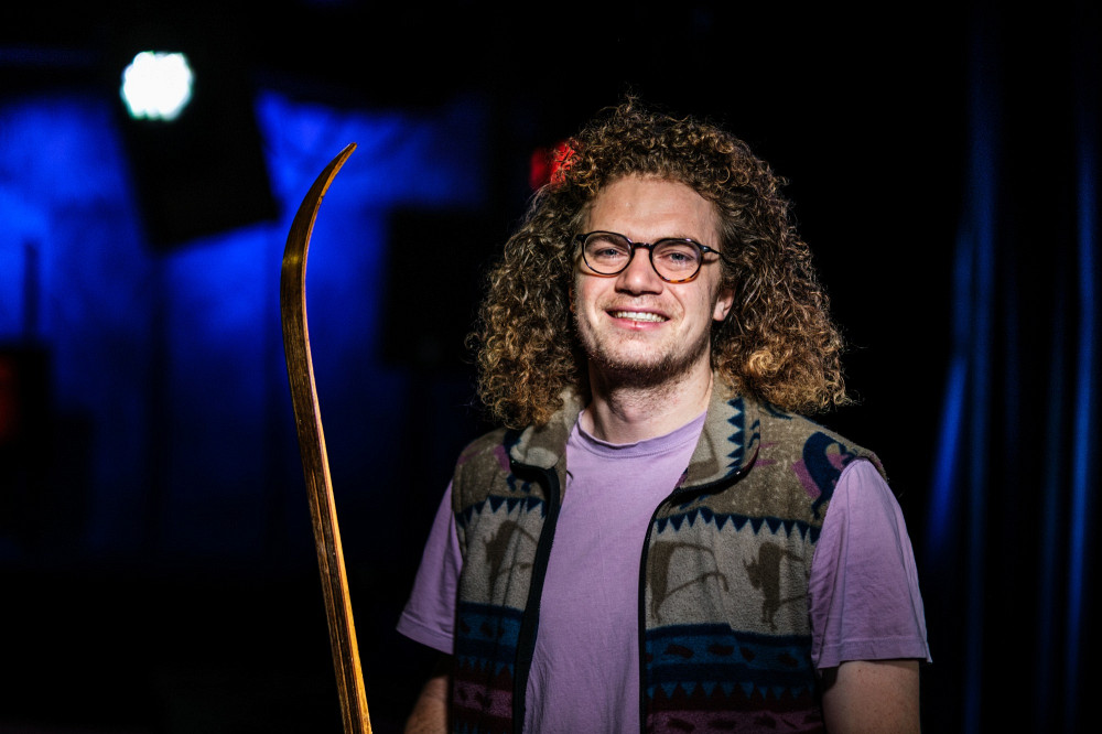 Jules Burnotte s'est lanc&eacute; dans un d&eacute;fi de 250 km de ski pour rejoindre le Carnaval de Qu&eacute;bec en sept jours &agrave; partir de Sherbrooke. De ce projet est n&eacute; un documentaire r&eacute;alis&eacute; par Laurent Mercier-Roy, qu'il est venu pr&eacute;senter &agrave; l'UdeS le 22 janvier.&nbsp;
