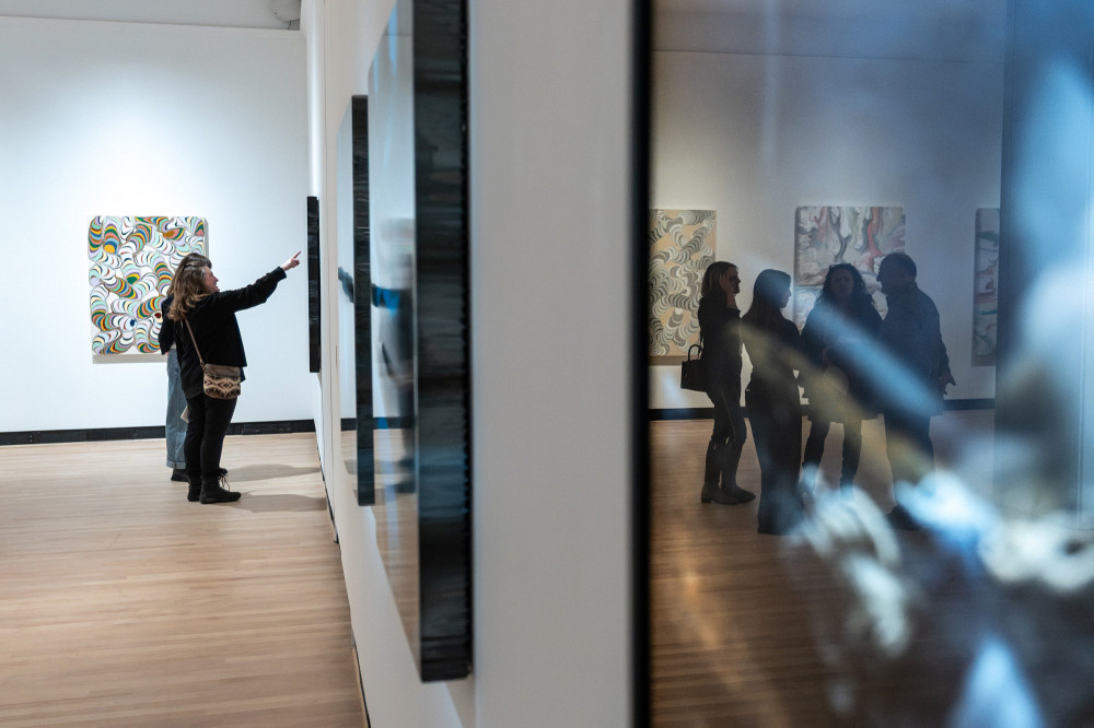 Une visite comment&eacute;e de l'exposition Diaphanoscopie&nbsp;&agrave; la Galerie d&rsquo;art Antoine‑Sirois a &eacute;t&eacute; suivie&nbsp;d&rsquo;une conversation publique au Centre culturel.