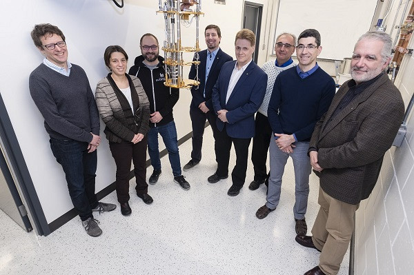 Alexandre Blais, Director of IQ, Eva Dupont-Ferrier, Researcher at IQ, Michel Pioro-Ladri&egrave;re, Deputy Director of IQ, Christian Sarra-Bournet, Executive Director at IQ, Patrick Fournier, Vice-Dean of Research, Faculty of Science, Marc Leclair, Research Assistant, Yves B&eacute;rub&eacute; Lauzi&egrave;re, CREATE Program Coordinator and Professor at the Faculty of Engineering, and Pierre Labossi&egrave;re, Vice-Dean of Research at the Faculty of Engineering.