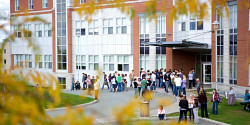 L'Université se prépare à accueillir les étudiants selon le calendrier établi
