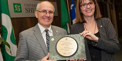 L’Université de Sherbrooke reçoit une prestigieuse reconnaissance internationale pour son document budgétaire