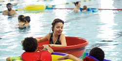 Plusieurs plages horaires sont disponibles pour la baignade avec de jeunes enfants<br>