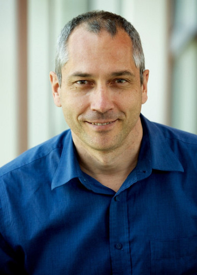 Le professeur R&eacute;jean Fontaine.