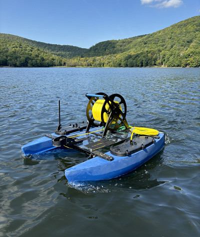 L'&eacute;quipe souhaite utiliser des robots marins pour cartographier la sant&eacute; des &eacute;cosyst&egrave;mes aquatiques.