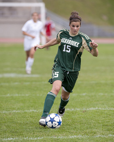 Justine Bernier a &eacute;t&eacute; tr&egrave;s efficace, produisant deux buts, dimanche apr&egrave;s-midi face aux Stingers de l'Universit&eacute; Concordia.