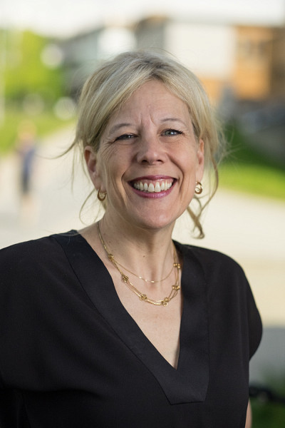 La professeure Christine Hudon, vice-rectrice aux études.