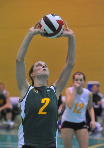 La passeuse Marianne Labb&eacute; a connu un excellent week-end, aidant son &eacute;quipe &agrave; conserver un dossier de .500 au tournoi interconf&eacute;rence Qu&eacute;bec-Maritimes.