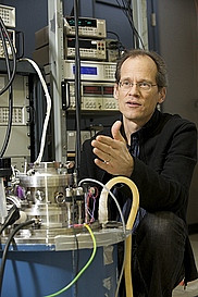 Le professeur Taillefer explique dans Scientific American que la supraconductivité à température ambiante pourrait changer le monde d’ici 2050.