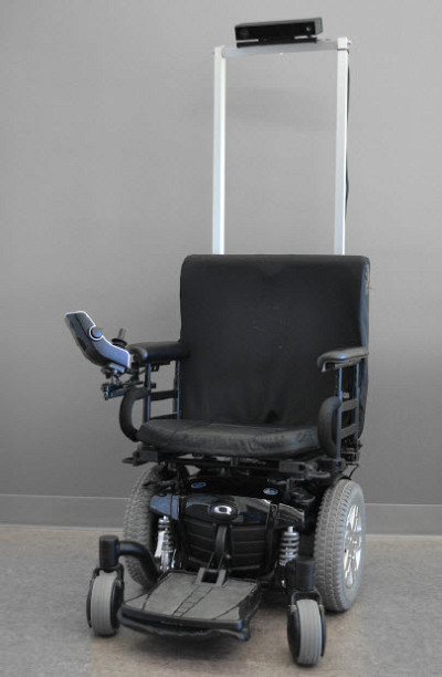 Prototype de chaise roulante autonome avec le capteur de Microsoft Kinect 2