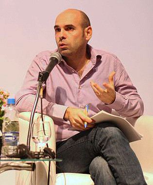 Sébastien Charles, alors qu'il animait une conférence sur les malaises de l'hypermodernité au Brésil (2010).