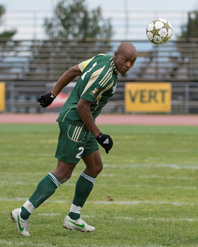 Le d&eacute;fenseur&nbsp;Kalambayi Junias N'Goyi a disput&eacute; sa derni&egrave;re partie &agrave; titre de porte-couleurs du Vert&nbsp;&&nbsp;Or dans une d&eacute;faite de 2 &agrave;&nbsp;1 en demi-finale du circuit de soccer universitaire int&eacute;rieur, dimanche &agrave; L&eacute;vis.