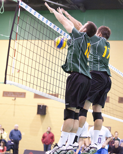 &Eacute;tienne L&eacute;vesque et Pierre-Marc Lussier ont &eacute;t&eacute; dominants au contre.