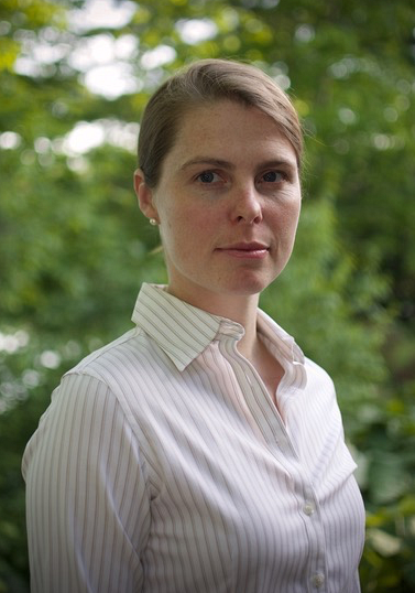 La Pre Debra Hausladen, titulaire de la Chaire de recherche du Canada en biogéochimie de l'environnement et des sols.