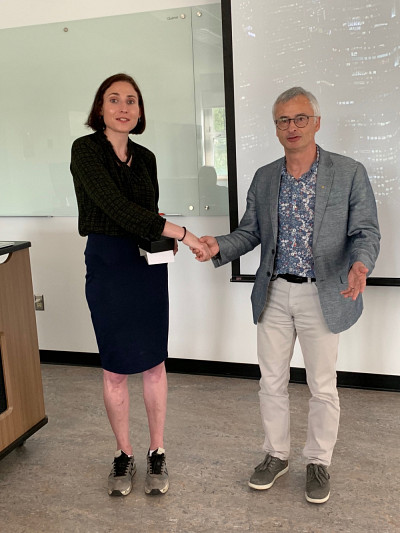 Mme Olga Tatsiy et le repr&eacute;sentant du doyen, Monsieur Guylain Boissonneault.