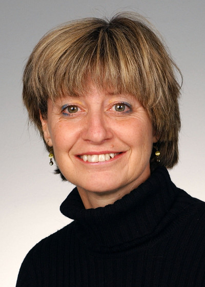 Spécialiste de la prévention des chutes, Hélène Corriveau est professeure à l'École de réadaptation.