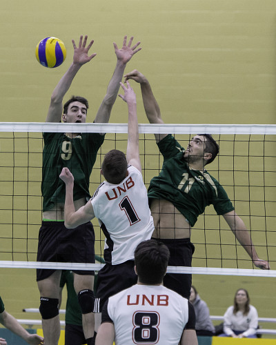 Les points marqu&eacute;s par les Reds de UNB comme celui-l&agrave; ont malheureusement &eacute;t&eacute; nombreux samedi apr&egrave;s-midi, au gymnase de l'UdeS.