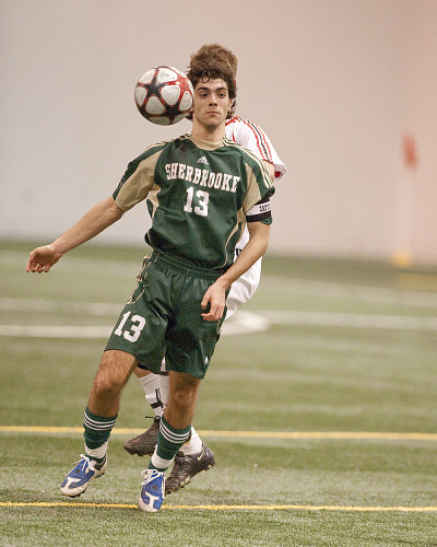Bruno Giuliani a &eacute;t&eacute; le seul &agrave; d&eacute;jouer le gardien des Redmen, dimanche au Complexe multisport Roland-Dussault.