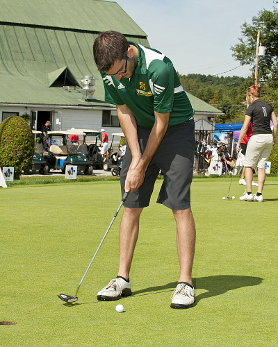 Fr&eacute;d&eacute;ric C&ocirc;t&eacute; a ramen&eacute; des cartes cumulatives de 157 au terme des deux rondes.