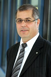 Le Pr Abdelkrim Hasni, cotitulaire de la Chaire de recherche sur l'int&eacute;r&ecirc;t des jeunes &agrave; l'&eacute;gard des sciences et de la technologie et directeur du Centre de recherche sur l'enseignement et l'apprentissage des sciences de la Facult&eacute; d'&eacute;ducation.