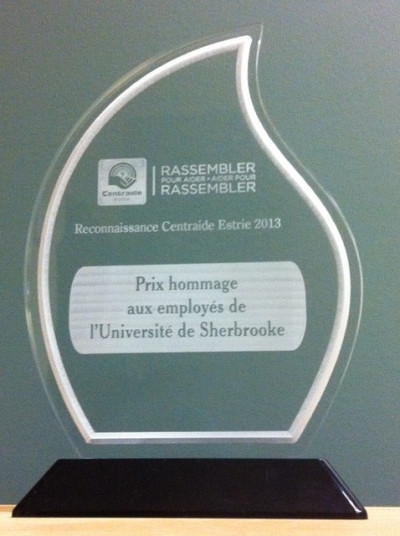Prix Hommage d&eacute;cern&eacute; par Centraide Estrie au personnel de l'Universit&eacute; de Sherbrooke pour son engagement b&eacute;n&eacute;vole