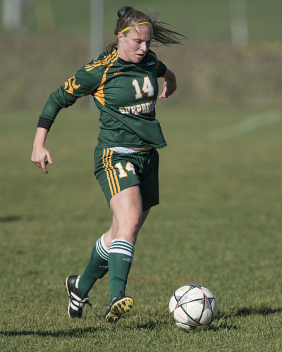 Laura Veilleux est maintenant au troisi&egrave;me rang des meilleures marqueuses du RSEQ en soccer universitaire f&eacute;minin, gr&acirc;ce &agrave; sept buts.