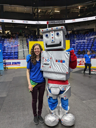 Audrey Boucher-Genesse, lors d'une compétition de robotique.