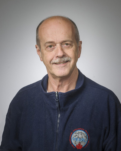 Le professeur Norman T. O’Neill se spécialise en télédétection des paramètres physiques de l’atmosphère.