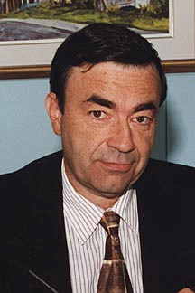 Jean Nicolas, nommé ambassadeur de la Faculté de génie de l'UdeS en 2001