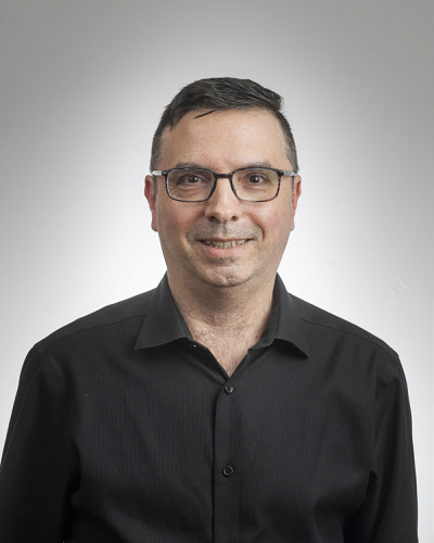 Étienne Paradis, professionnel de recherche à la plateforme de nanotechnologies du 3IT.